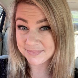 Meet your Posher, Christin